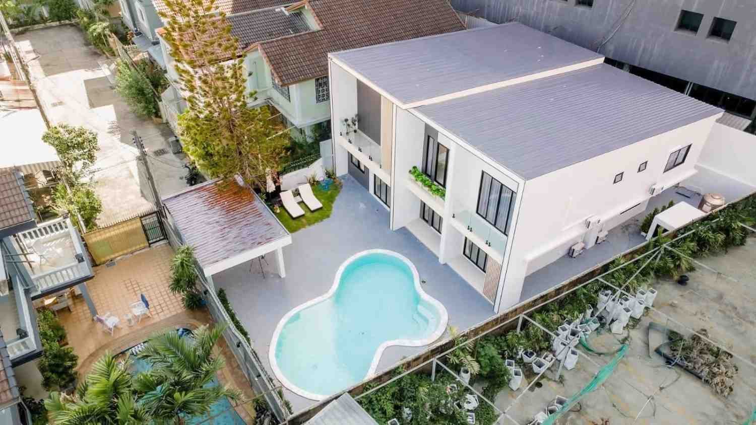 SCT260747 Luxury Pool Villa 7-Bedroom in Soi Peniat Chang Central Pattaya (1) SCT260747 Luxury Pool Villa 7-Bedroom in Soi Peniat Chang Central Pattaya