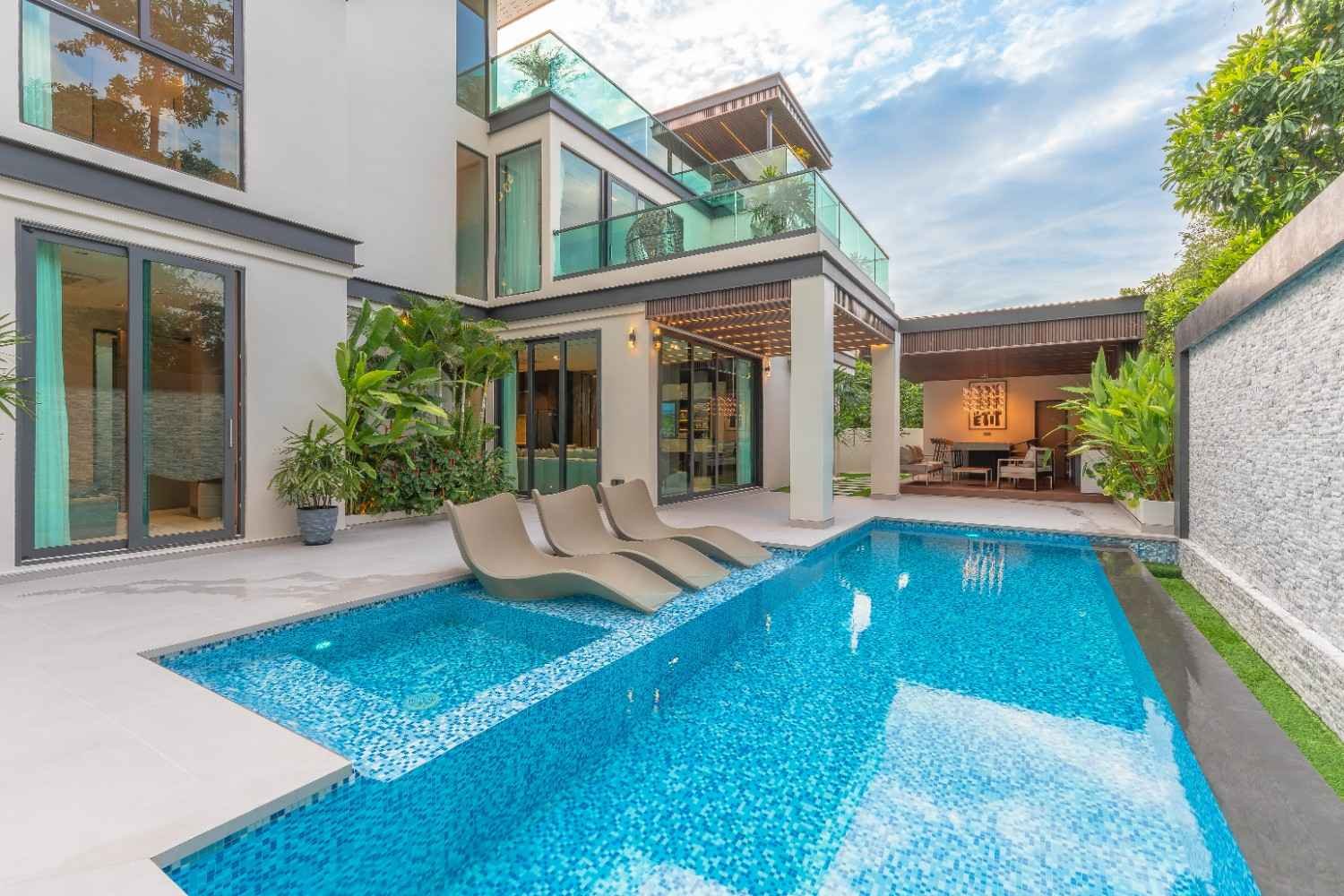 SCT260805 Nagawari 18 : Luxury 3-Storey Modern Pool Villas - Na Jomtien 6