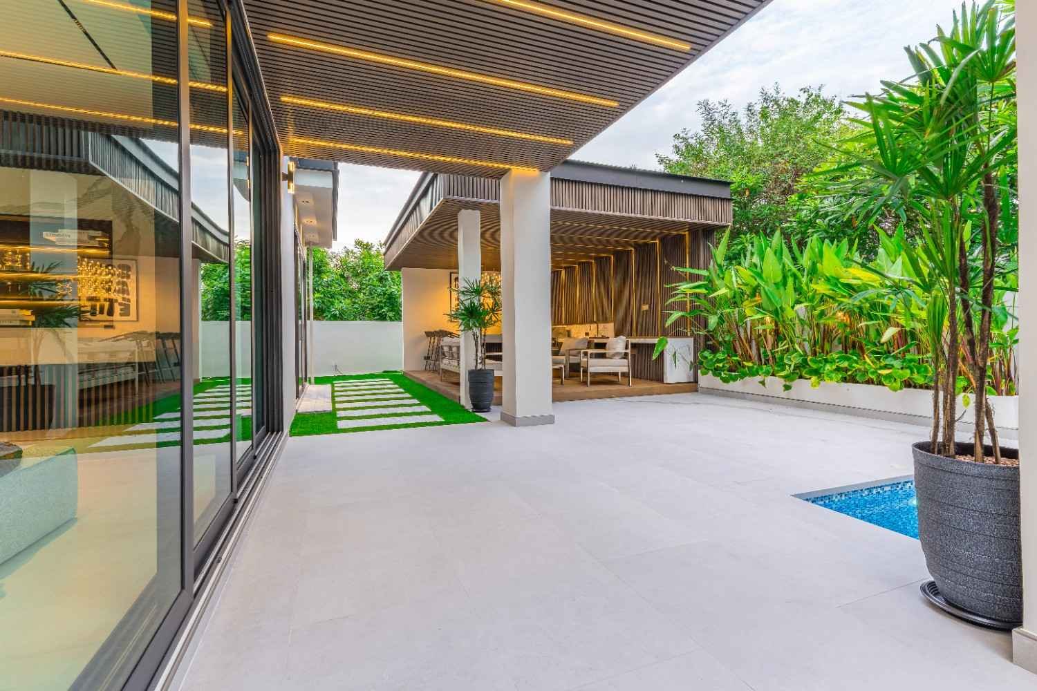 SCT260805 Nagawari 18 : Luxury 3-Storey Modern Pool Villas - Na Jomtien 6