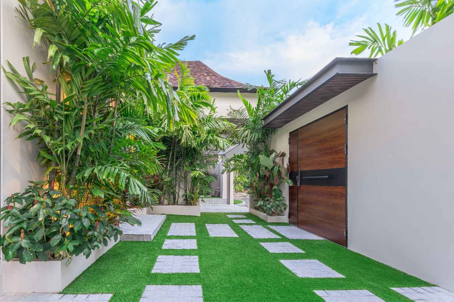 SCT260805 Nagawari 18 : Luxury 3-Storey Modern Pool Villas - Na Jomtien 6