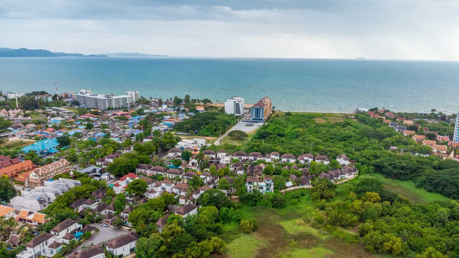 SCT260805 Nagawari 18 : Luxury 3-Storey Modern Pool Villas - Na Jomtien 6
