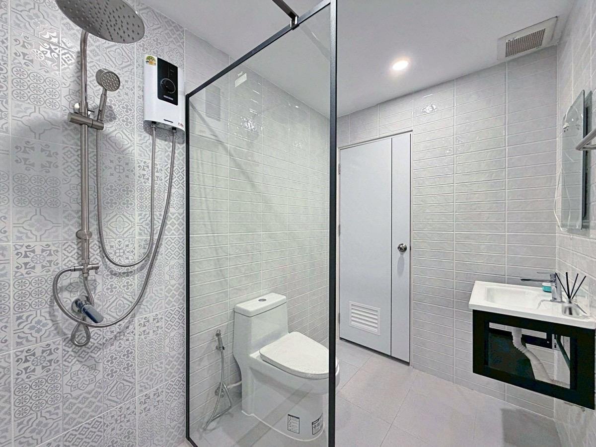 SCT260813 Fully Renovated 2-Storey Townhouse in Central Pattaya (15)