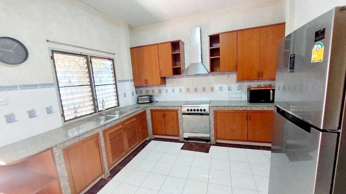 RC260910 Pattaya Village Hill 1 – 3-Bedroom Pool House (10) RC260910 Pattaya Village Hill 1 - 3-Bedroom Pool House