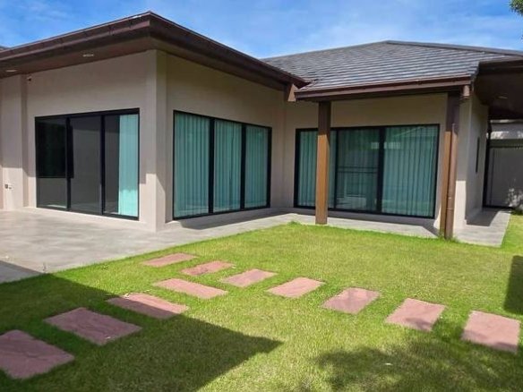 RS260908 Luxury Private Pool Villa for Rent in Huai Yai – 3 Bedrooms