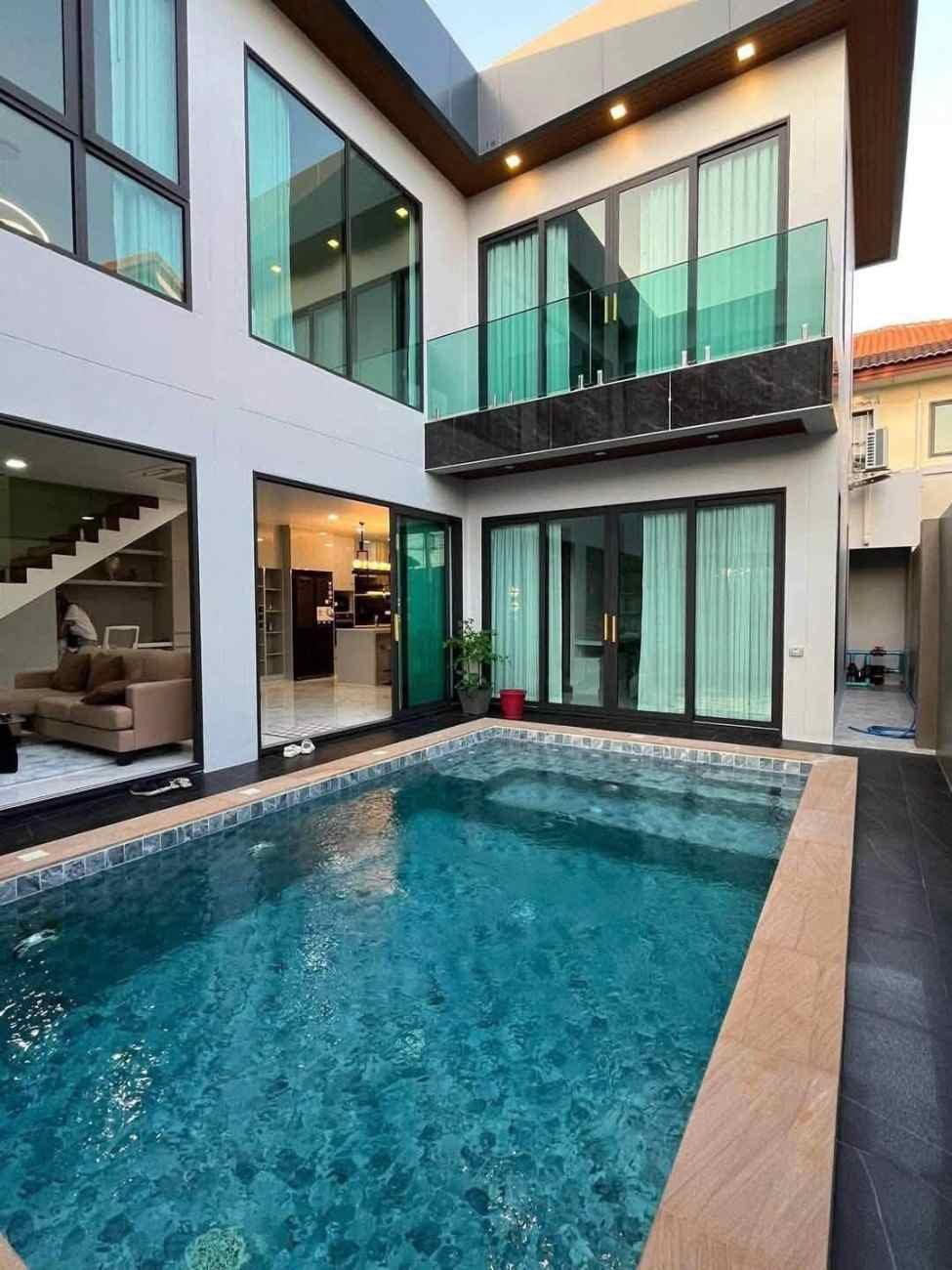 RS260912 Central Park 4 Pool House Village 3-Bedroom (1)