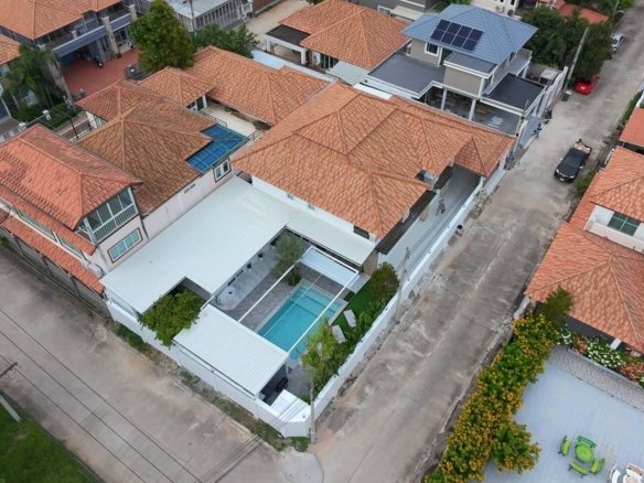 SST260902 T.W. Garden Hill Luxury 5-Bedroom Pool Villa Near Jomtien Beach