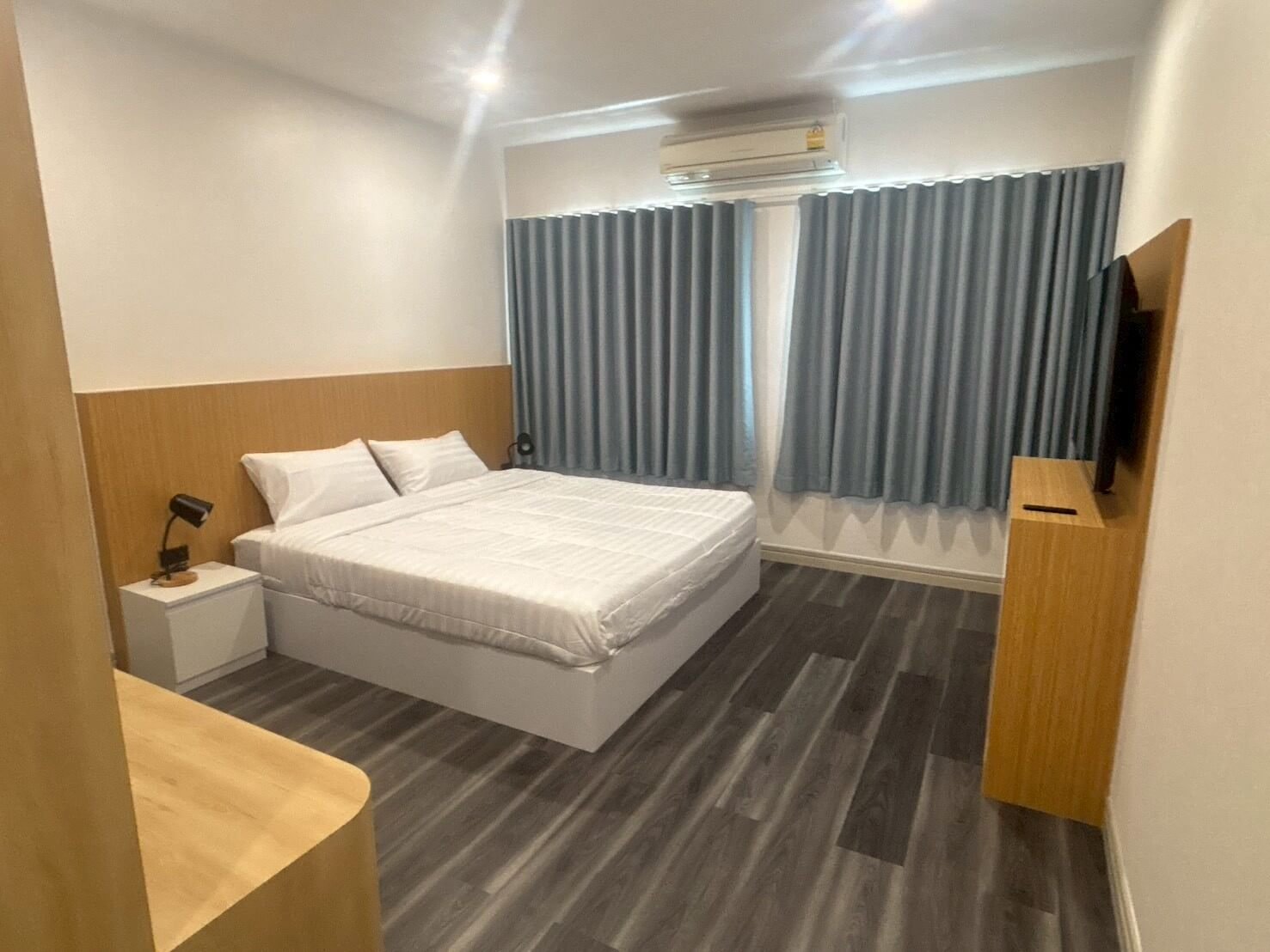 SST260902 T.W. Garden Hill Luxury 5-Bedroom Pool Villa Near Jomtien Beach