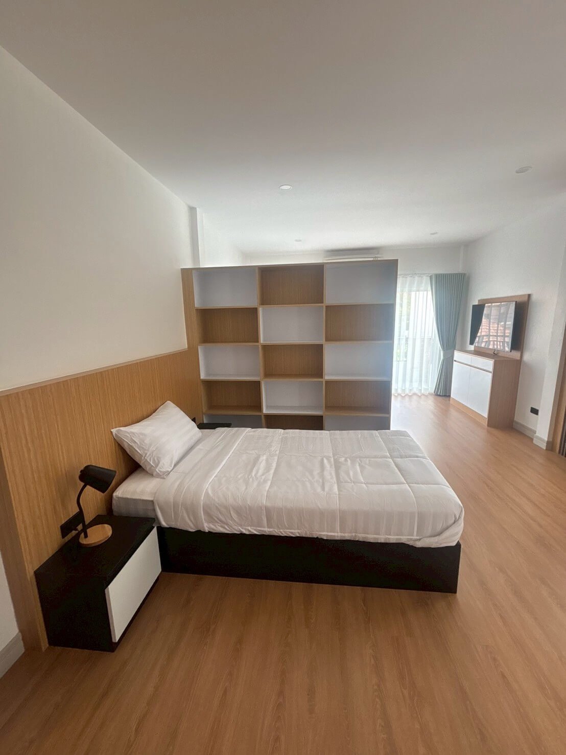 SST260902 T.W. Garden Hill Luxury 5-Bedroom Pool Villa Near Jomtien Beach