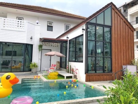 SST260917 Somkid Pool Villa Pattaya - Spacious 4 Bedroom Pool Villa Near the Beach