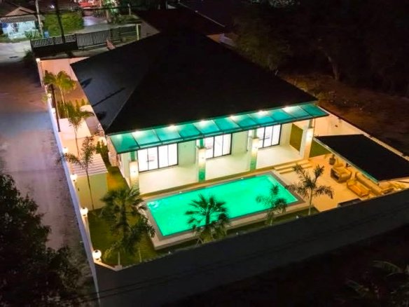 SST260924 Brand New Luxury Pool Villa Huai Yai Pattaya – 3 Bedroom Villa