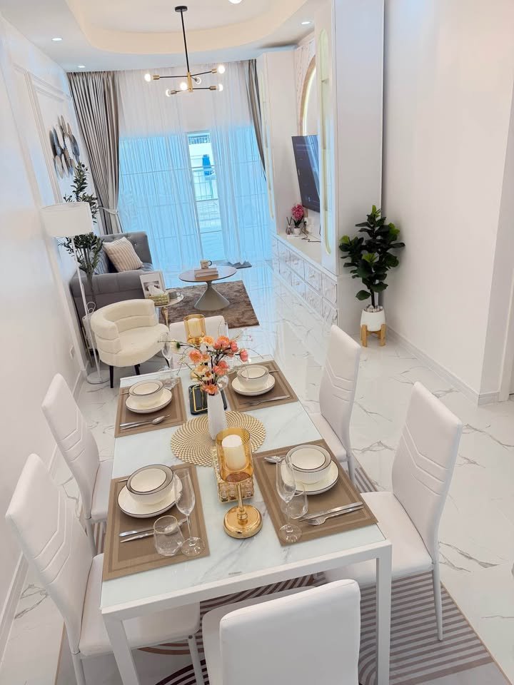 SST260931 Luxury Fully Renovated Townhouse Nern Plab Wan - Mab Yai Lia 1810