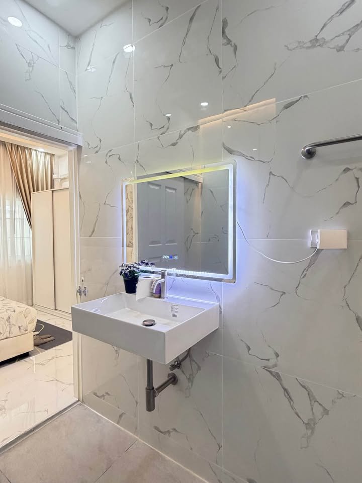 SST260931 Luxury Fully Renovated Townhouse Nern Plab Wan - Mab Yai Lia 1810