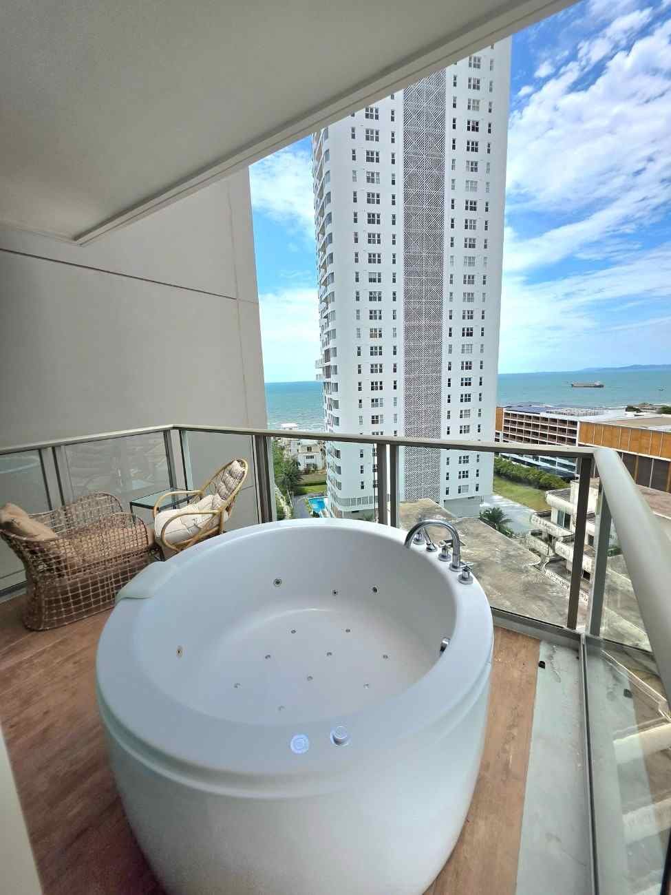 SST260934 Riviera Monaco Condo Na Jomtien - 14th floor Corner unit