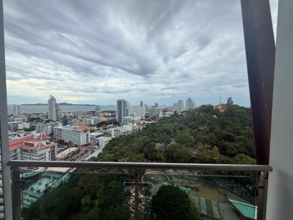 RC261002 The Axis Condominium - 19th floor Panoramic City and Garden View