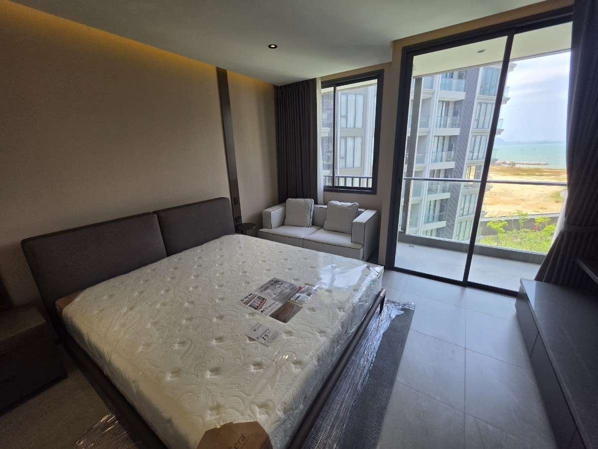 SCF261002 The Panora Estuaria - 5th floor Building A Pool view and partial sea view